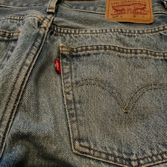Levi’s • 501 S • Skinny • Women’s • Jeans • 25 X 30 • Button Fly • Distressed • - Picture 9 of 10
